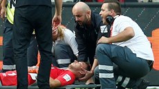 eský gólman Jií Pavlenka z Brém se v zápase nmecké Bundesligy zranil.