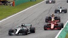 Britský jezdec Lewis Hamilton vyhrál Velou cenu Itálie ped Kimim Raikkonenem
