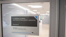 V olomoucké fakultní nemocnici byla na začátku září slavnostně otevřena nová budova II. interní kliniky gastroenterologie a geriatrie za téměř 400 milionů korun. Nyní se do ní celá klinika přesunula.