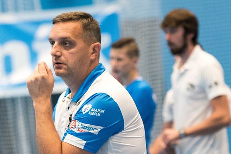 Michal Kvapil se z pozice trenéra florbalist Otrokovic pesune do role asistenta.