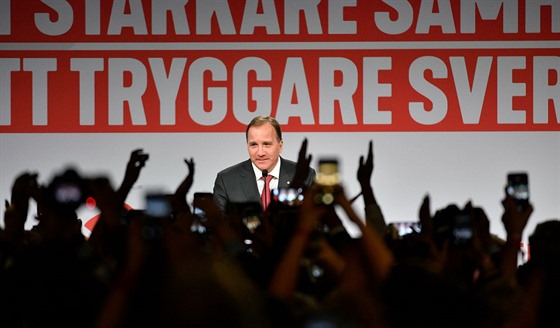 védský premiér Stefan Löfven reaguje na první výsledky voleb (9. záí 2018)