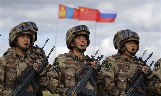 Manévrů Vostok 2018 na východě Sibiře se účastní vojáci Ruska, Číny a...