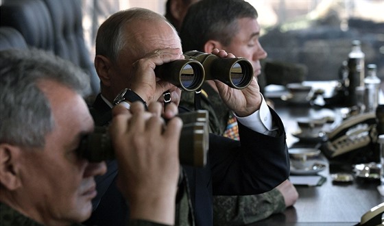 Ruský prezident Vladimir Putin na manévrech Vostok 2018 (13. záí 2018)