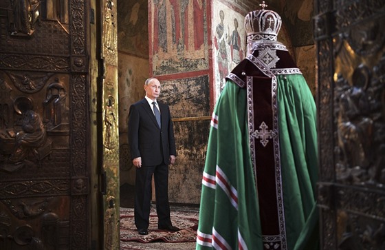 Ruský prezident Vladimir Putin a moskevský patriarcha Kirill, nejvyí...