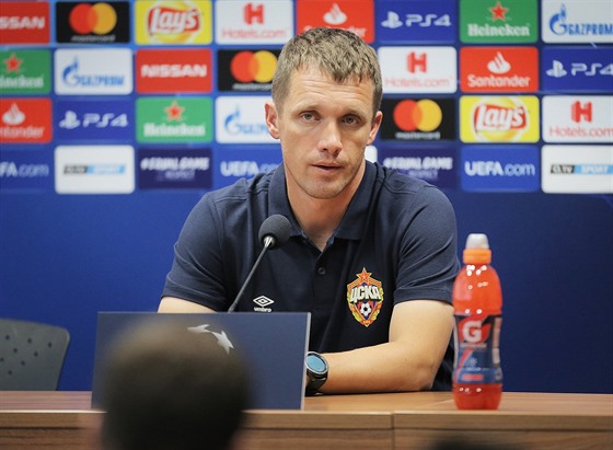 Viktor Gonarenko, trenér CSKA Moskva, na pedzápasové tiskové konferenci v...