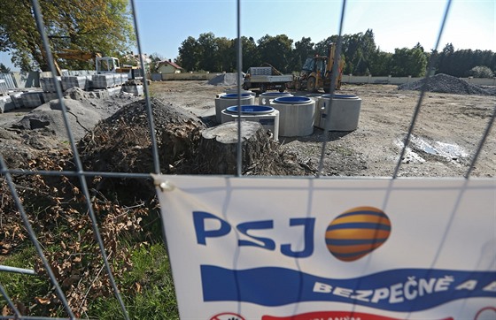 Firma PSJ kvůli insolvenci už nedokončí výstavbu záchytného parkoviště pro 110...