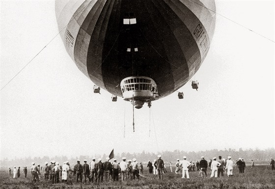 Legendární Zeppelin začal před 90 lety oblet Země. Zvládl to za 21 dní -  iDNES.cz