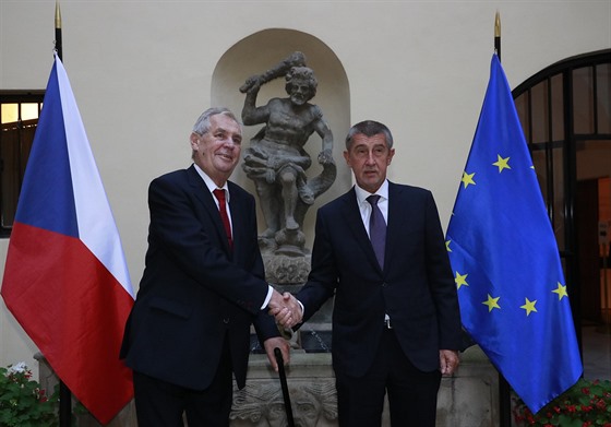 Prezident Miloš Zeman dorazil na středeční jednání vlády Andreje Babiše, která...