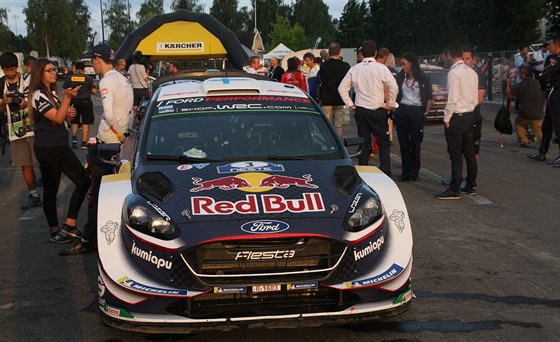 V rallye týmu pětinásobného mistra světa Sébastiena Ogiera pracuje jako „car...