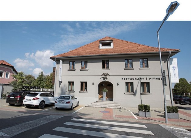 Volby 2018 Babisova Vip Zona Je Tu Hezky Ale Draho Rikaji Lide V Pruhonicich Idnes Cz