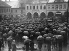 Manifestace obyvatel st nad Orlic v roce 1930 pro stavbu ndra, kter by...