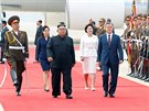 Mun e-ina na letiti v Pchjongjangu vítal Kim i nadený dav (18. 9. 2018).
