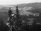 Pohled od Velkého Javoru smrem na údolí u elezné Rudy. (pevzato z knihy Über...