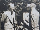 Lord Walter Runciman na rskm zmku v srpnu 1938
