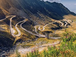 Transalpina - silnice spojující rumunskou vesnici Ciocadia s mstem Sebe.