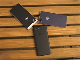 Moderní modely BlackBerry se vyznaují zpracováním s pogumovanými zády, které...