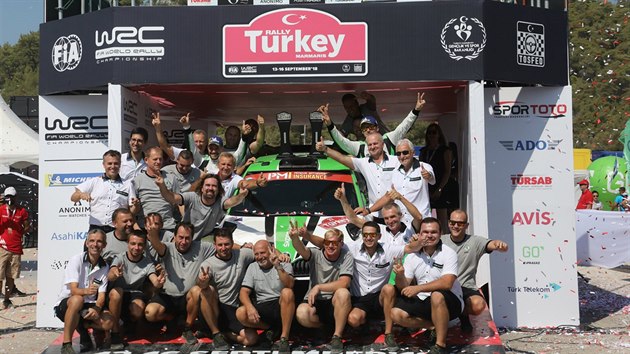 Tm koda Motorsport se raduje z vtzstv Jana Kopeckho v Tureck rallye.