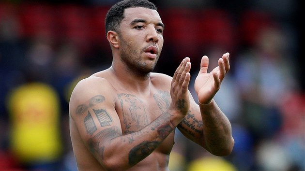 Troy Deeney z Watfordu po vtzstv nad Brightonem.