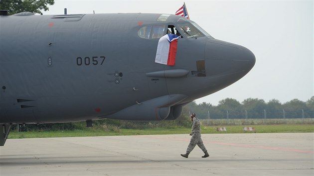 Americk bombardr B-52 pilt na Dnech NATO v Ostrav