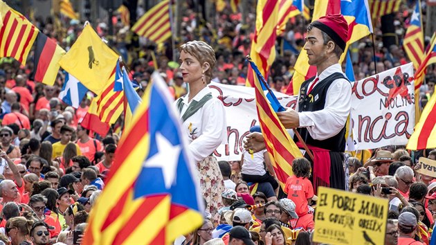 V Barceloně demonstruje zhruba milion lidí za nezávislost Katalánska. Manifestace se koná u příležitosti Dne Katalánska (La Diada). (11. září 2018)