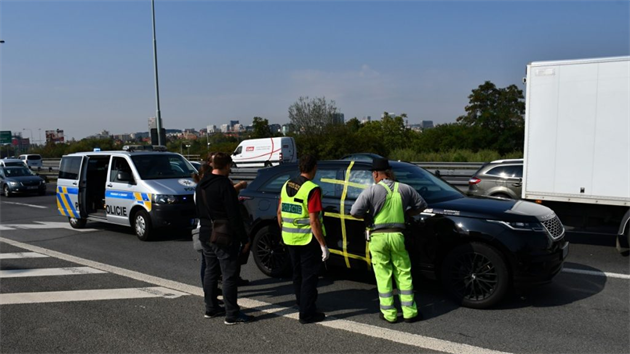 Policist na Jin spojce zastavili kraden rakousk auto. (6. z 2018)