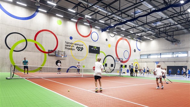 Pohled do interiéru prostějovského Národního sportovního centra, které se má zaměřit na výchovu mladých talentů ve volejbalu, basketbalu či tenise.