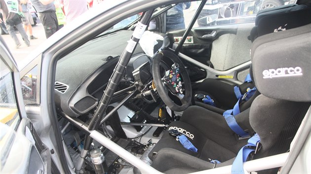 V rallye týmu pětinásobného mistra světa Sébastiena Ogiera pracuje jako „car inženýr“ i Čech Milan Poláček.