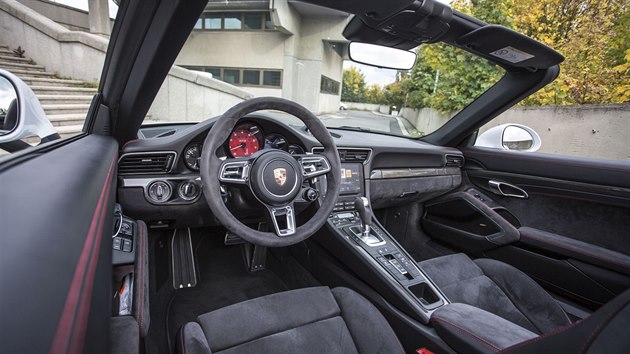 Porsche 911 Carrera GTS Cabriolet