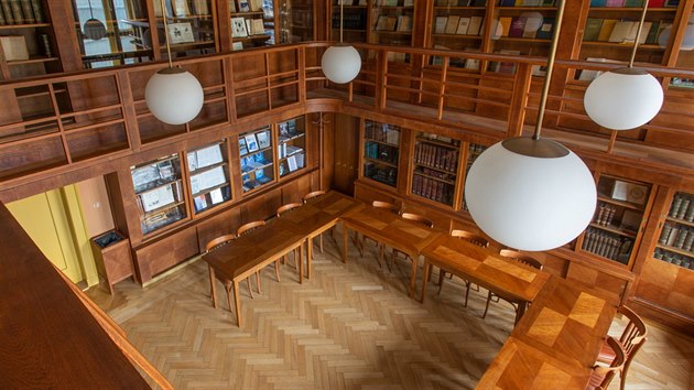 Rekonstrukcí v roce 2013 vznikla příruční historická knihovna. Repliky původního nábytku s intarziemi doplňují mosazná svítidla a staré tisky, které vytvářejí působivou dekoraci.