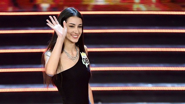 Chiara Bordiov pi promend v plavkch na Miss Italia (Milno, 17. z 2018)