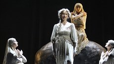 Hana Bureová jako Libue v Národním divadle