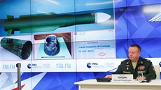 Náelník hlavní správy pro rakety a dlostelectvo Nikolaj Parin na tiskové...