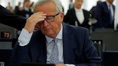 P�edseda Evropské komise Jean-Claude Juncker p�ed Evropským parlamentem...