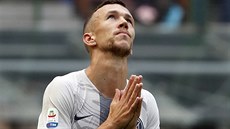 Chorvatský záloník Ivan Perii z Interu Milán bhem ligového ukání Serie A...