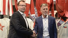 Nový reprezentaní trenér Jaroslav ilhavý (vpravo) a pedseda asociace Martin...