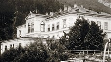 Budovu lázní Rudolfsbad otevírali v roce 1866. O sedm let pozdji v Reichenau...