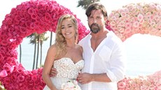 Denise Richardsová si v Malibu vzala svého partnera Aarona Phyperse (8. záí...