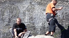 Horolezci smyli nápis na skále Milenci v Adrpachu (17.9.2018).