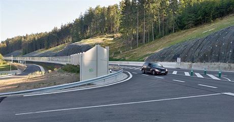 Na nové silnici mezi Libercem a Jabloncem nad Nisou jsou podle kritik...