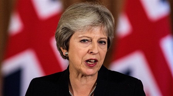 Britská premiérka Theresa Mayová reaguje na výsledky summitu v Salcburku (21....