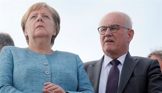 Nmecká kancléka Angela Merkelová a bývalý éf poslanecké frakce CDU Volker...