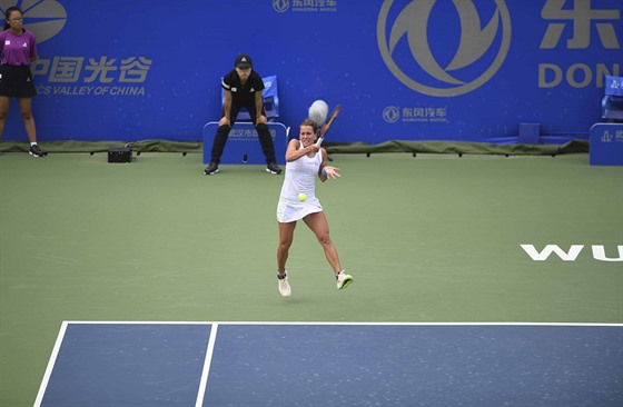 Barbora Strýcová v prvním kole na turnaji ve Wu-chanu.