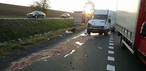 Místo nehody na ptaticítce u Litomyle ped odbokou na Sedlit.