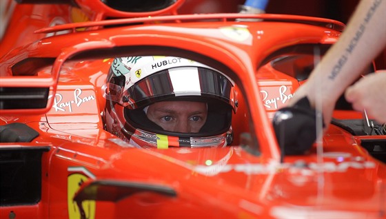 Sebastian Vettel z týmu Ferrari pi tréninku na Velkou cenu Ruska.