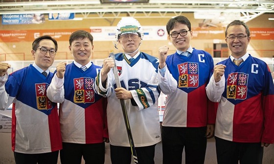 V Koreji má spolenost KHNP vlastní muský i enský fotbalový klub Gyeongju...
