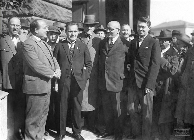 Politika prvorepublikové Pětky jako umění možného a vzor: Dříve se dohodnout, než se stačíme rozhádat