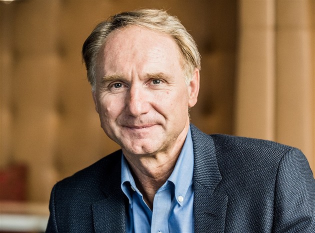 Už to není tajemství. Dan Brown přijede do Prahy se svou knihou, která se tu odehrává