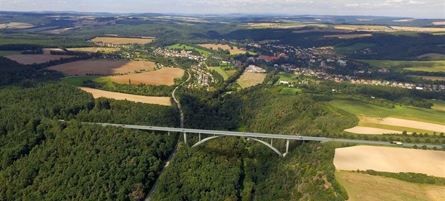 Hledá se, kdo postaví neviditelný most u Plas. Bude nejvyšší v ČR