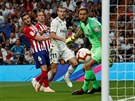 Gareth Bale z Realu Madrid nepromuje svoji anci v utkání s Atléticem Madrid.