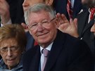 Alex Ferguson sleduje v hlediti ligový zápas Manchesteru United proti...